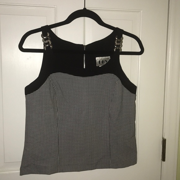 DBY Tops - Cute Black/White top